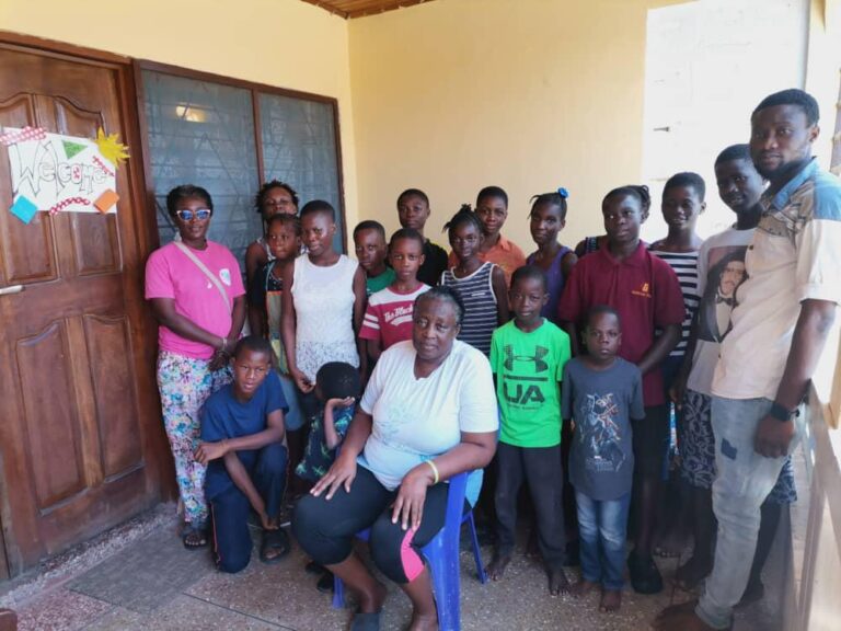 Mama Regina und ihre Familie